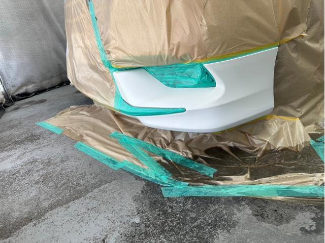 トヨタ　ノア　フロント・リアバンパー、リアゲート、左フロントドア・左スライドドアガーニッシュ修理