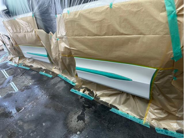 トヨタ　ノア　フロント・リアバンパー、リアゲート、左フロントドア・左スライドドアガーニッシュ修理