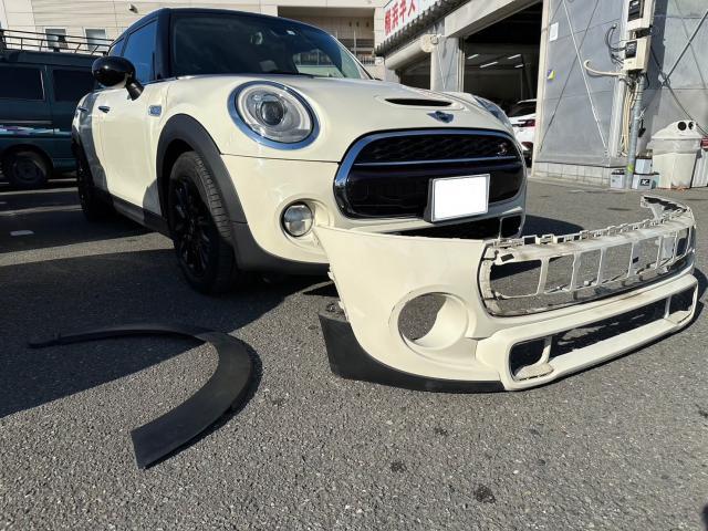 ミニクーパー　右リアドア、フロントバンパー修理