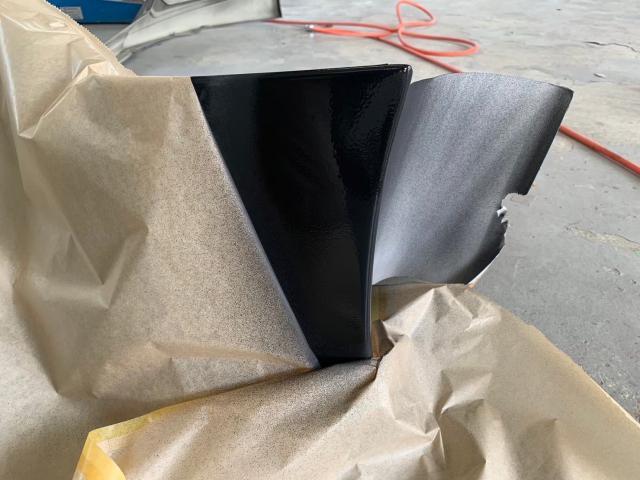 トヨタ　エスティマ　フロントバンパー、左フロントフェンダー、モデリスタキット修理