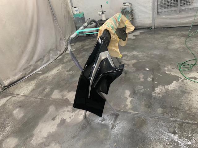 トヨタ　エスティマ　フロントバンパー、左フロントフェンダー、モデリスタキット修理