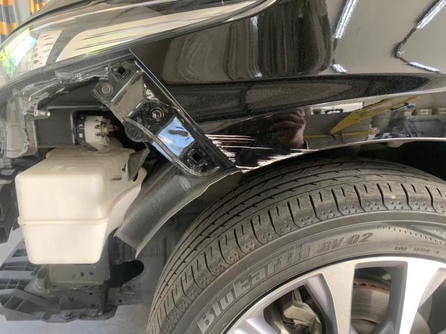 トヨタ　エスティマ　フロントバンパー、左フロントフェンダー、モデリスタキット修理