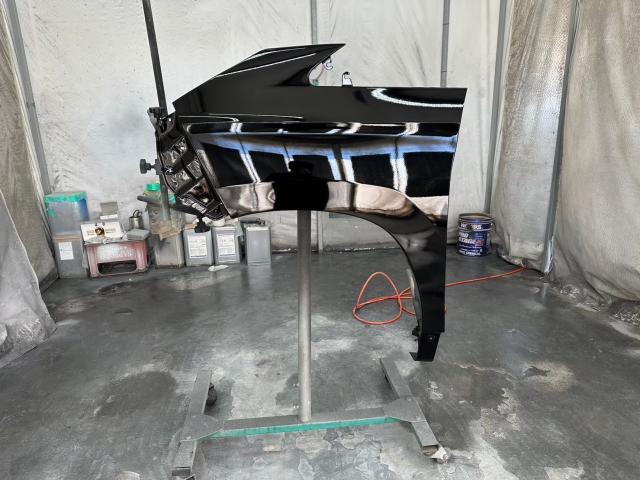 トヨタ　ノア　左フロントフェンダー修理