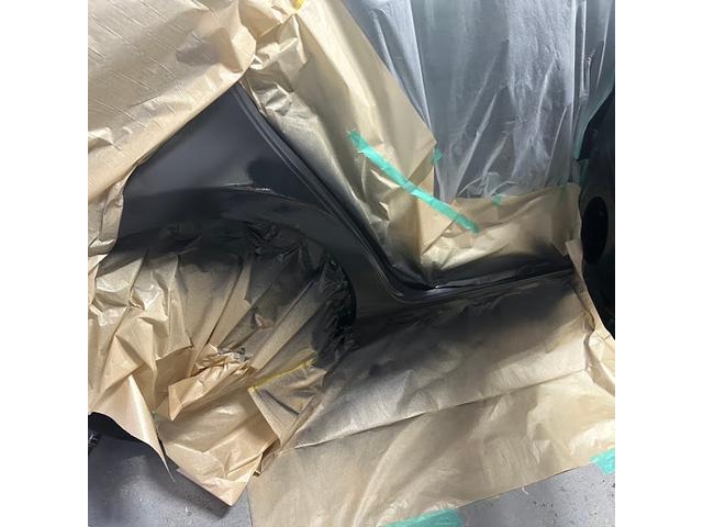 トヨタ　アクア　右リアドア、右リアクォーター修理