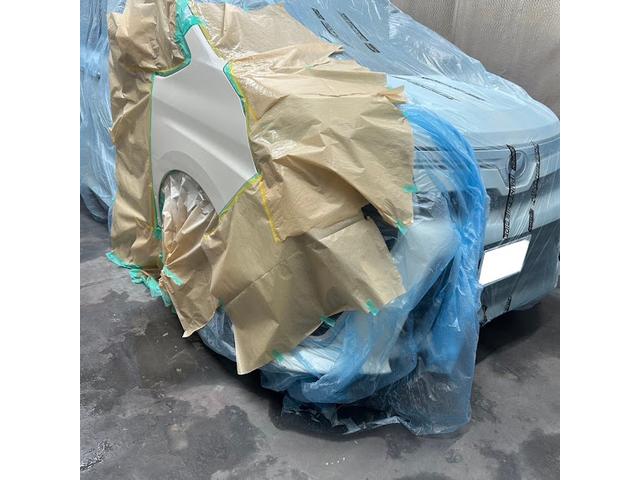 トヨタ　ヴォクシー　右フロントフェンダー修理