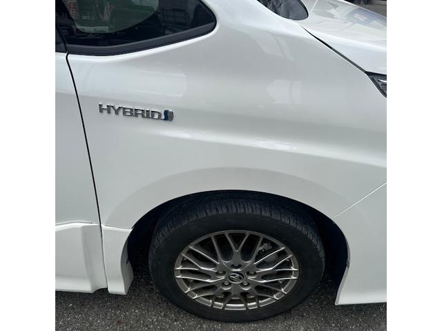 トヨタ　ヴォクシー　右フロントフェンダー修理