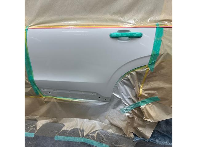 ボルボ　ＸＣ９０　左リアドア、サイドステップ、左リアクォーターガーニッシュ修理