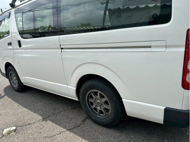 トヨタ　ハイエース　左スライドドア交換　左リアクォーター修理