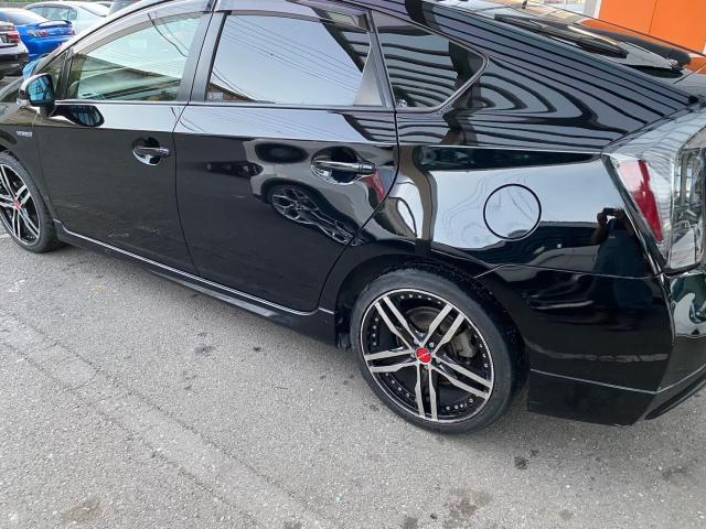 トヨタ　プリウス　左リアクォーター、リアバンパー、アルミホイール修理