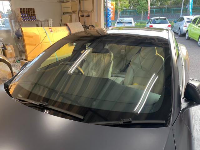 テスラ　モデルＳ　フロントガラスＰＧＰ施工