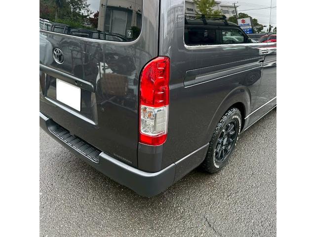 トヨタ　ハイエース　右リアクォーター、左スライドドア、左サイドシルパネル修理