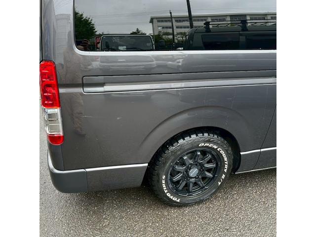 トヨタ　ハイエース　右リアクォーター、左スライドドア、左サイドシルパネル修理