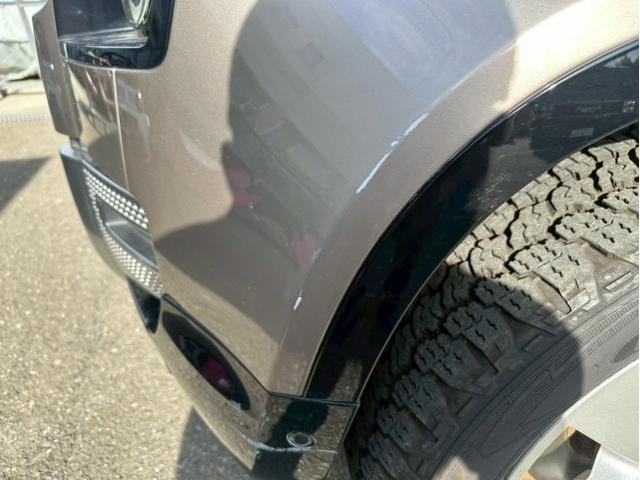 ランドローバー　ディフェンダー　左フロントバンパー、左フロントフェンダー修理