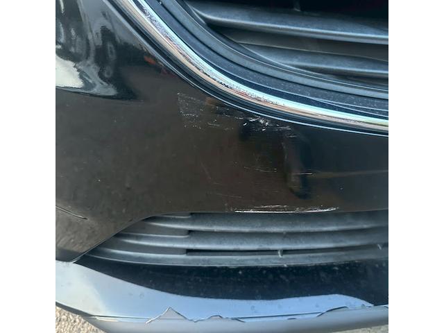 マツダ　アテンザワゴン　フロントバンパー修理