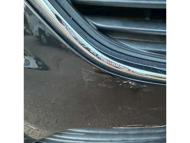 マツダ　アテンザワゴン　フロントバンパー修理