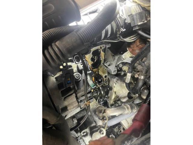 BMW X320d F25 クーラントレベル低下警告点灯
クーラント漏れ修理