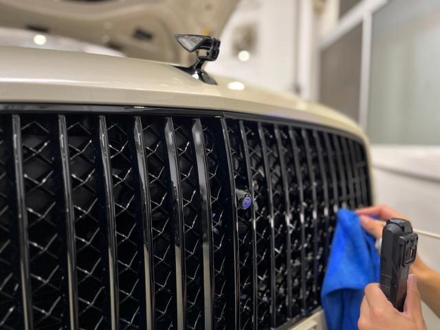 ベントレー　フライングスパー　エシュロン ニューバージョン コーティングのご紹介です。東京都世田谷区のジェミーズ株式会社。渋谷区　目黒区　港区　品川区　神奈川県　横浜市　川崎市　新規のお客様大歓迎。