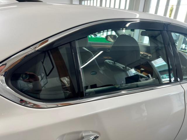 レクサスＬＳ６００ｈのリアガラスにスモークフィルムの貼り付けを致しました。東京都世田谷区のジェミーズ株式会社。渋谷区　目黒区　港区　品川区　神奈川県　横浜市　新規のお客様大歓迎。代車　レッカー