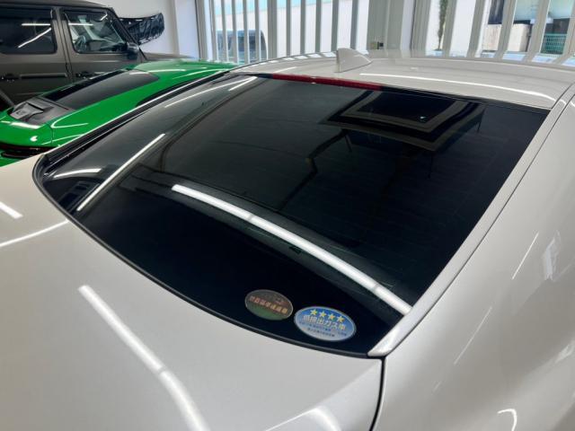 レクサスＬＳ６００ｈのリアガラスにスモークフィルムの貼り付けを致しました。東京都世田谷区のジェミーズ株式会社。渋谷区　目黒区　港区　品川区　神奈川県　横浜市　新規のお客様大歓迎。代車　レッカー