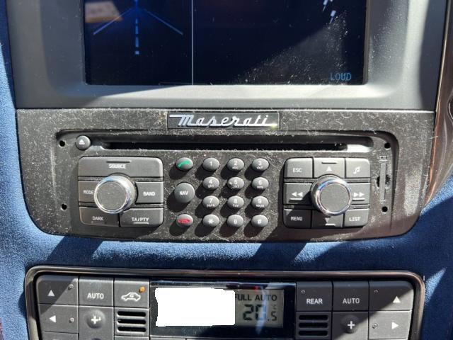 マセラティ グラントゥーリスモの内装スイッチ類のべたつき除去作業を致しました！！東京都世田谷区のジェミーズ株式会社。渋谷区　目黒区　港区　品川区　神奈川県　横浜市　川崎市　新規のお客様大歓迎。代車　レッカー