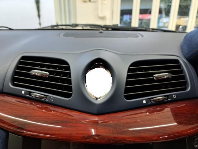 マセラティ グラントゥーリスモの内装スイッチ類のべたつき除去作業を致しました！！東京都世田谷区のジェミーズ株式会社。渋谷区　目黒区　港区　品川区　神奈川県　横浜市　川崎市　新規のお客様大歓迎。代車　レッカー