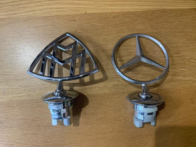 メルセデスマイバッハＳ６００プルマンの前後エンブレムを交換カスタム致しました！！お問合せ番号SB8202東京都世田谷区のジェミーズ株式会社。渋谷区　目黒区　港区　品川区　神奈川県　横浜市　川崎市　新規のお客様大歓迎。代車　レッカー