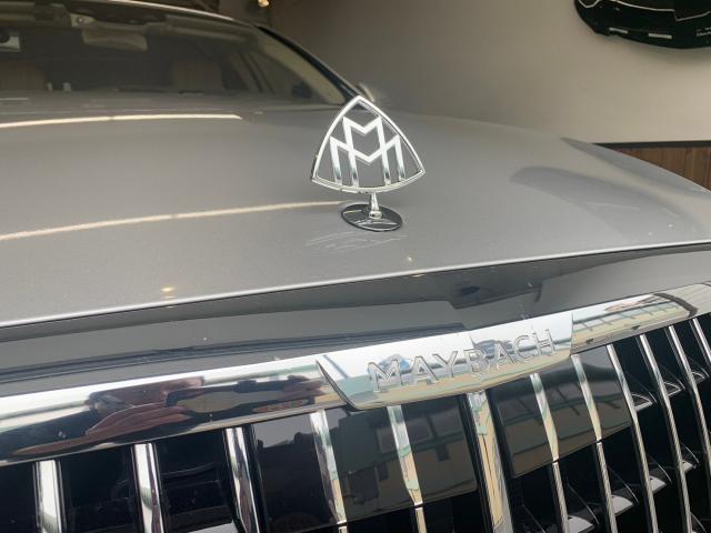 メルセデスマイバッハＳ６００プルマンの前後エンブレムを交換カスタム致しました！！お問合せ番号SB8202東京都世田谷区のジェミーズ株式会社。渋谷区　目黒区　港区　品川区　神奈川県　横浜市　川崎市　新規のお客様大歓迎。代車　レッカー