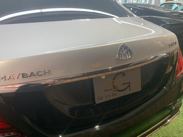 メルセデスマイバッハＳ６００プルマンの前後エンブレムを交換カスタム致しました！！お問合せ番号SB8202東京都世田谷区のジェミーズ株式会社。渋谷区　目黒区　港区　品川区　神奈川県　横浜市　川崎市　新規のお客様大歓迎。代車　レッカー