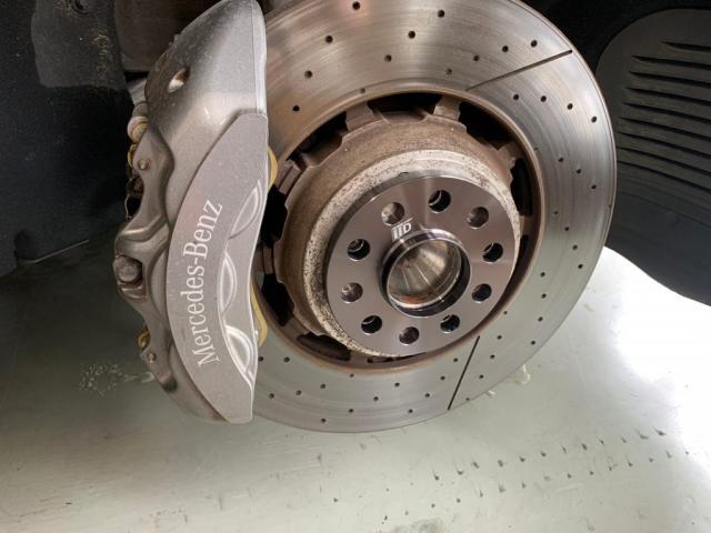 メルセデスマイバッハＳ６５０にＩＩＤ製スペーサー取り付け、ピラーエンブレムの交換を致しました。東京都世田谷区のジェミーズ株式会社。渋谷区　目黒区　新規のお客様大歓迎。代車　レッカー