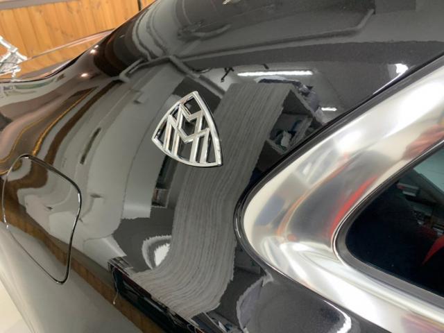 メルセデスマイバッハＳ６５０にＩＩＤ製スペーサー取り付け、ピラーエンブレムの交換を致しました。東京都世田谷区のジェミーズ株式会社。渋谷区　目黒区　新規のお客様大歓迎。代車　レッカー