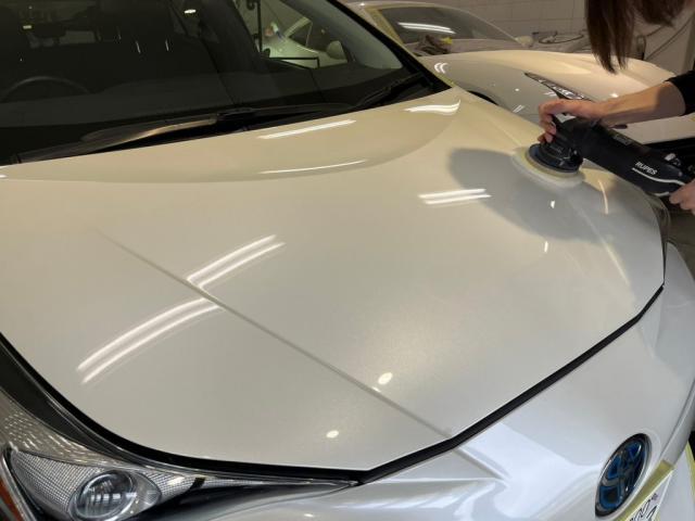 トヨタ　プリウス　エシュロン ニューバージョン コーティングのご紹介です。東京都世田谷区のジェミーズ株式会社。渋谷区　目黒区　港区　品川区　神奈川県　新規のお客様大歓迎。代車　レッカー