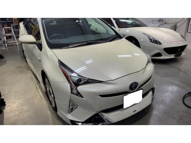 トヨタ　プリウス　エシュロン ニューバージョン コーティングのご紹介です。東京都世田谷区のジェミーズ株式会社。渋谷区　目黒区　港区　品川区　神奈川県　新規のお客様大歓迎。代車　レッカー