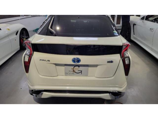 トヨタ　プリウス　エシュロン ニューバージョン コーティングのご紹介です。東京都世田谷区のジェミーズ株式会社。渋谷区　目黒区　港区　品川区　神奈川県　新規のお客様大歓迎。代車　レッカー