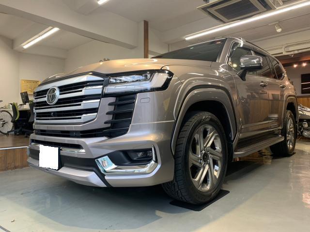 トヨタ ランドクルーザー300ZXのグリルをGRグリルに交換 トヨタ ランドクルーザー300ZXのグリルをGRグリルに交換