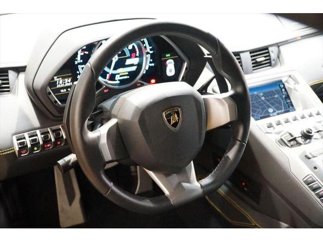入庫情報 2015年モデル ランボルギーニ アヴェンタドールLP700-4 Qチトゥーラインテリア ディーラー車 世田谷区のジェミーズ株式会社。渋谷区　目黒区　港区　品川区　神奈川県　新規のお客様大歓迎。代車　レッカー