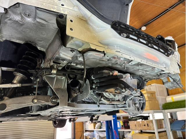 フェラーリ カリフォルニアのマフラーをパワークラフトマフラーから純正マフラーに交換させて頂きました。東京都世田谷区のジェミーズ株式会社。渋谷区　目黒区　港区　品川区　神奈川県　新規のお客様大歓迎。代車　レッカー