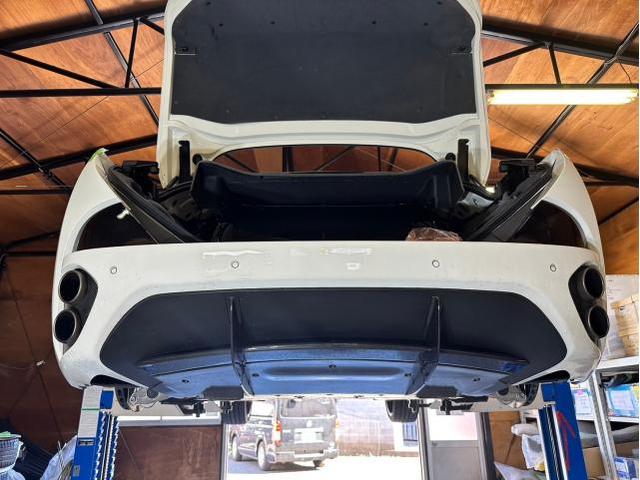 フェラーリ カリフォルニアのマフラーをパワークラフトマフラーから純正マフラーに交換させて頂きました。東京都世田谷区のジェミーズ株式会社。渋谷区　目黒区　港区　品川区　神奈川県　新規のお客様大歓迎。代車　レッカー