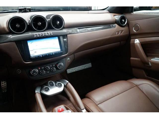 入庫情報 2014年モデル Ferrari FF 4WD オプション400万円 リフター付き ディーラー車 革命的な12気筒「FF/フェラーリ・フォー」が入庫致しました。東京都世田谷区のジェミーズ株式会社　渋谷区　目黒区　港区　品川区　