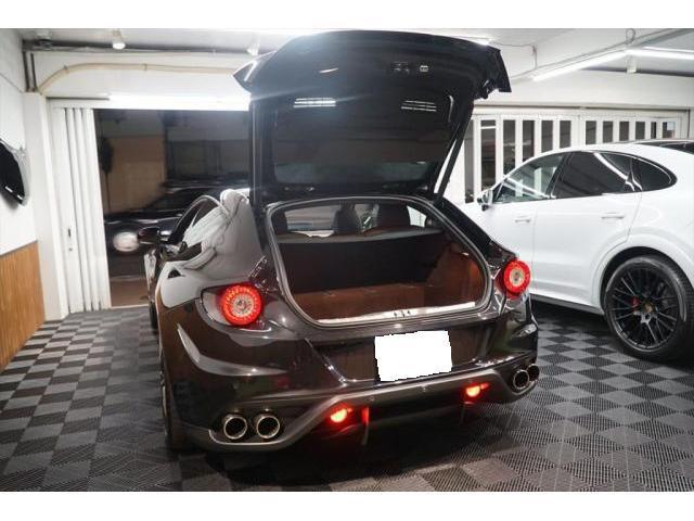 入庫情報 2014年モデル Ferrari FF 4WD オプション400万円 リフター付き ディーラー車 革命的な12気筒「FF/フェラーリ・フォー」が入庫致しました。東京都世田谷区のジェミーズ株式会社　渋谷区　目黒区　港区　品川区　