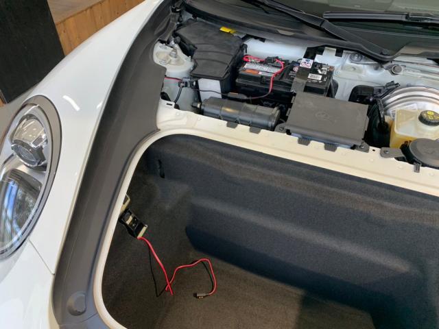 ポルシェ 991GT3にCTEK(シーテック)バッテリー充電 ポルシェ 991GT3にCTEK(シーテック)バッテリー充電