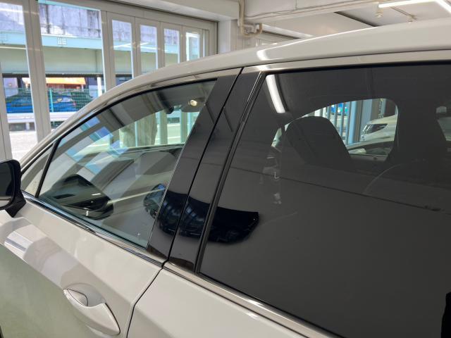 レクサス ＲＸ３００のリアガラスにスモークフィルムの施工を致しました！！東京都世田谷区のジェミーズ株式会社　渋谷区　目黒区　港区　品川区　神奈川県　新規のお客様大歓迎　代車　レッカー