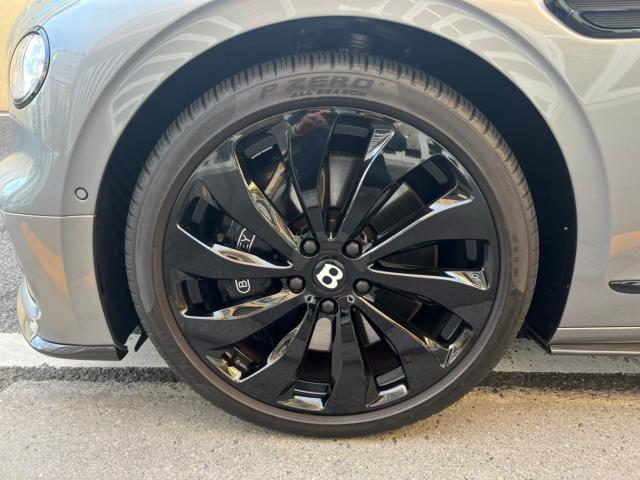 ベントレー フライングスパーのアルミホイールリペアを致しました！！お問合せ番号SB7802　東京都世田谷区のジェミーズ株式会社　渋谷区　目黒区　港区　品川区　神奈川県　横浜市　川崎市　新規のお客様大歓迎　代車　レッカー