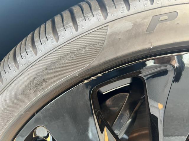 ベントレー フライングスパーのアルミホイールリペアを致しました！！お問合せ番号SB7802　東京都世田谷区のジェミーズ株式会社　渋谷区　目黒区　港区　品川区　神奈川県　横浜市　川崎市　新規のお客様大歓迎　代車　レッカー