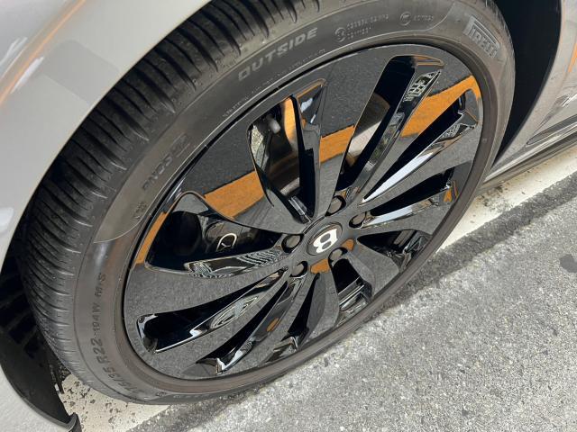 ベントレー フライングスパーのアルミホイールリペアを致しました！！お問合せ番号SB7802　東京都世田谷区のジェミーズ株式会社　渋谷区　目黒区　港区　品川区　神奈川県　横浜市　川崎市　新規のお客様大歓迎　代車　レッカー