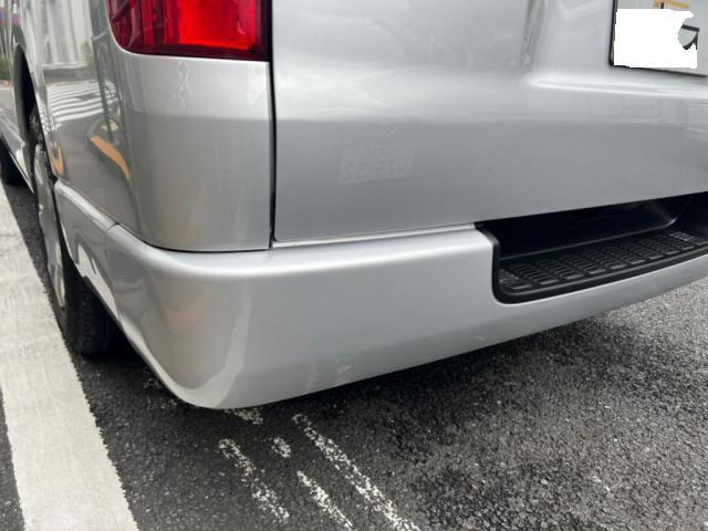 トヨタ ハイエースの傷がついてしまったボディを鈑金修理致しました！！東京都世田谷区のジェミーズ株式会社　渋谷区　目黒区　港区　品川区　神奈川県　横浜市　新規のお客様大歓迎　代車　レッカー