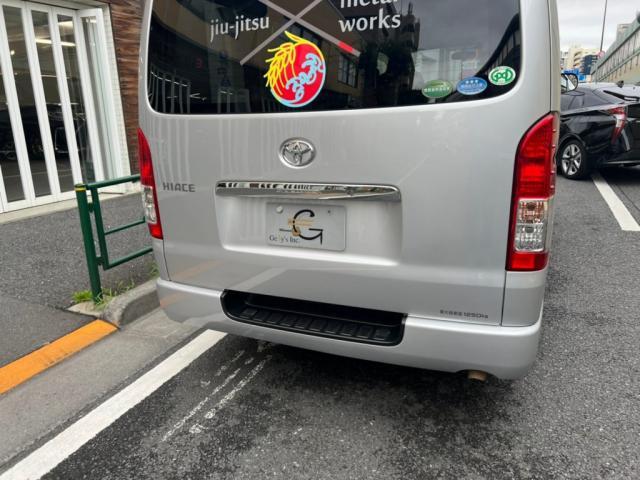 トヨタ ハイエースの傷がついてしまったボディを鈑金修理致しました！！東京都世田谷区のジェミーズ株式会社　渋谷区　目黒区　港区　品川区　神奈川県　横浜市　新規のお客様大歓迎　代車　レッカー