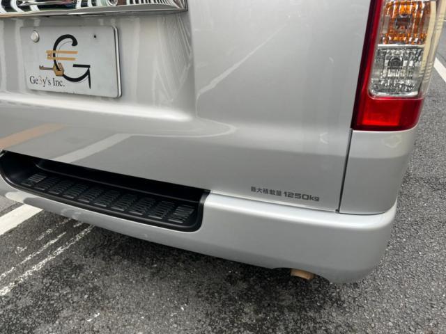 トヨタ ハイエースの傷がついてしまったボディを鈑金修理致しました！！東京都世田谷区のジェミーズ株式会社　渋谷区　目黒区　港区　品川区　神奈川県　横浜市　新規のお客様大歓迎　代車　レッカー