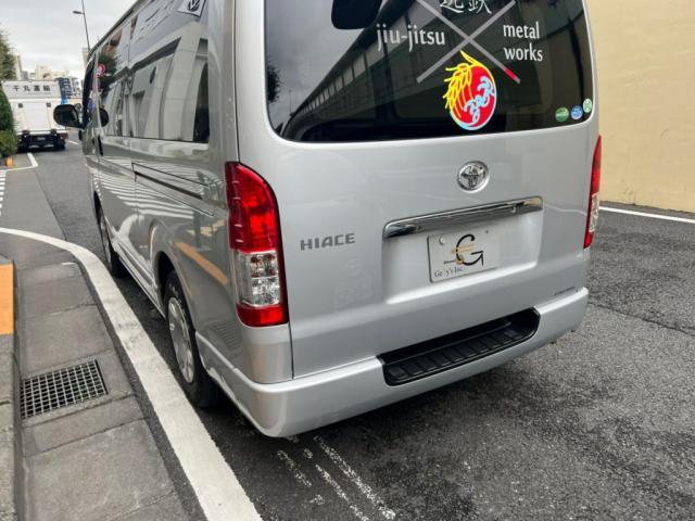 トヨタ ハイエースの傷がついてしまったボディを鈑金修理致しました！！東京都世田谷区のジェミーズ株式会社　渋谷区　目黒区　港区　品川区　神奈川県　横浜市　新規のお客様大歓迎　代車　レッカー