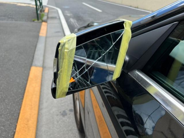 メルセデスベンツ ＧＬA２５０の壊れてしまったサイドミラーの交換を致しました！！お問合せ番号SB7521　東京都世田谷区のジェミーズ株式会社　渋谷区　目黒区　港区　品川区　神奈川県　横浜市　新規のお客様大歓迎　代車　レッカー