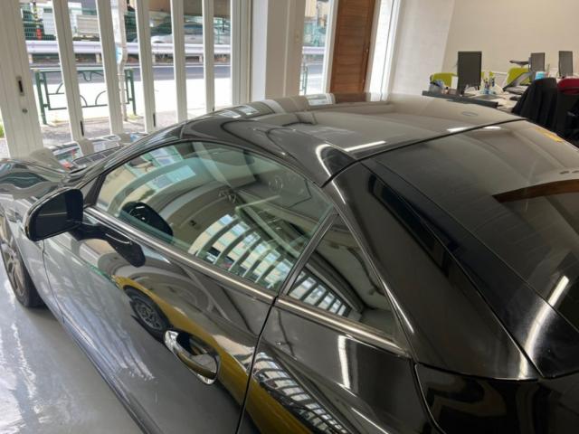 メルセデスベンツＳＬＫ２００にスモークフィルムの施工を致しました！！ お問合せ番号ＳＢ７３６０　東京都世田谷区のジェミーズ株式会社　渋谷区　目黒区　港区　品川区　神奈川　新規のお客様大歓迎　代車　レッカー